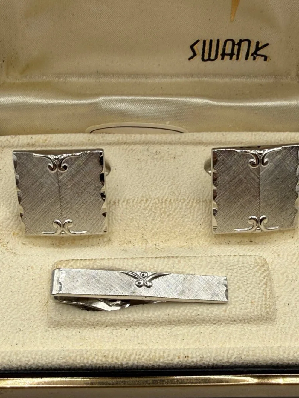 NIB Vintage Swank 3-Piece Silver Toned Cufflink & Tie Clip Set